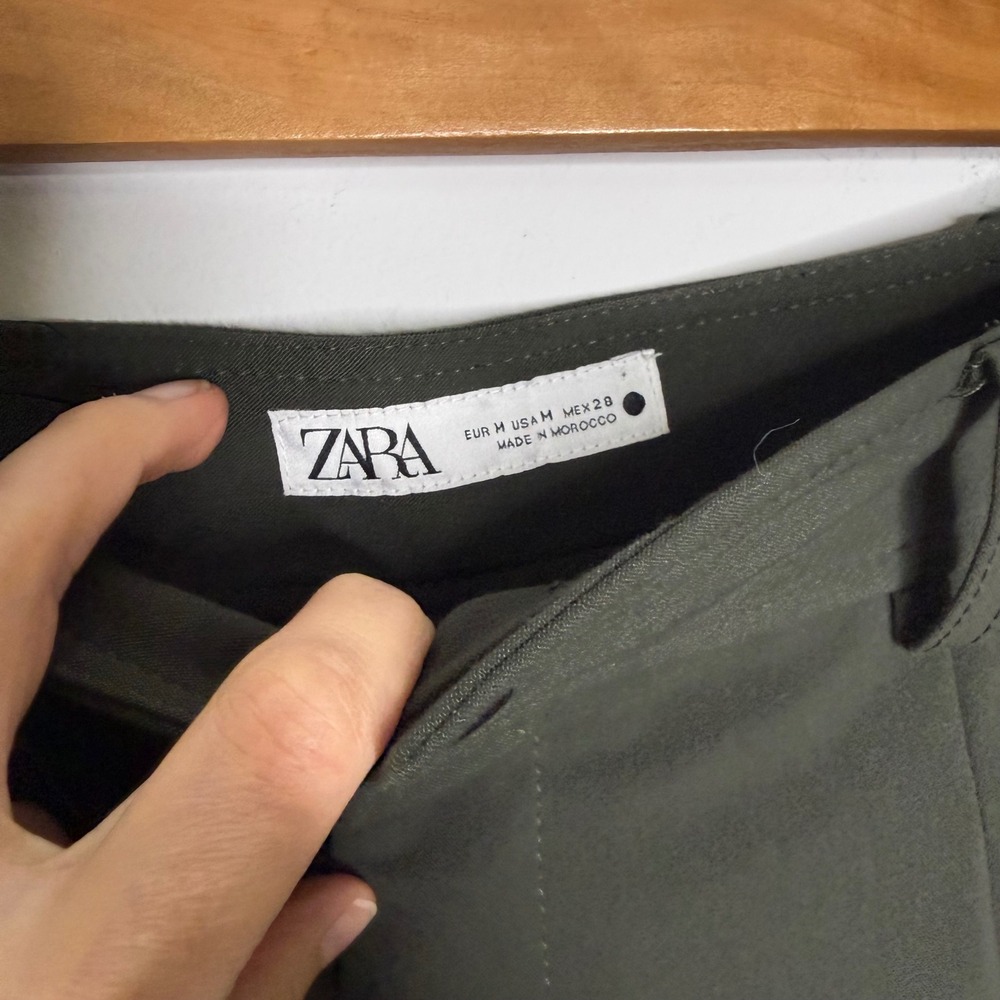 E4 Zara Olive Green Pleated Cropped Trousers Button Cuff Tapered Pants Women M - Picture 5 of 7